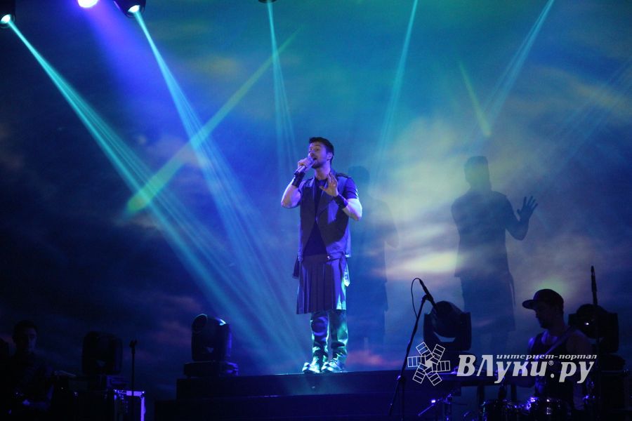 В Великих Луках состоялся концерт Сергея Лазарева