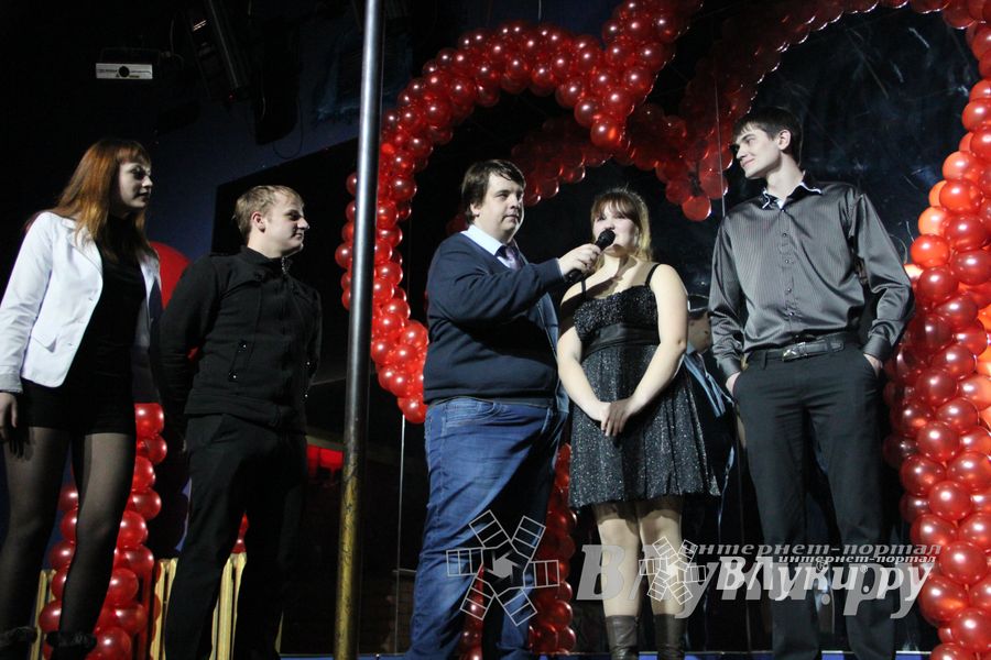 14 февраля в клубе «Хотэй» состоялось ежегодное шоу для влюбленных «Love Story»