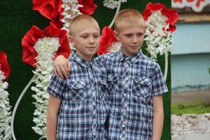 В Великих Луках чествовали близнецов (ФОТО)