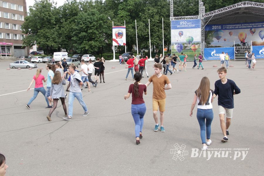 Репетиция вальса