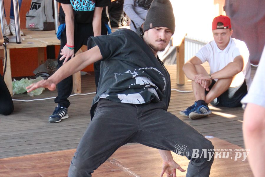 «ORIGINAL BBOYS CYPHERS» в Великих Луках (ФОТО+ВИДЕО)