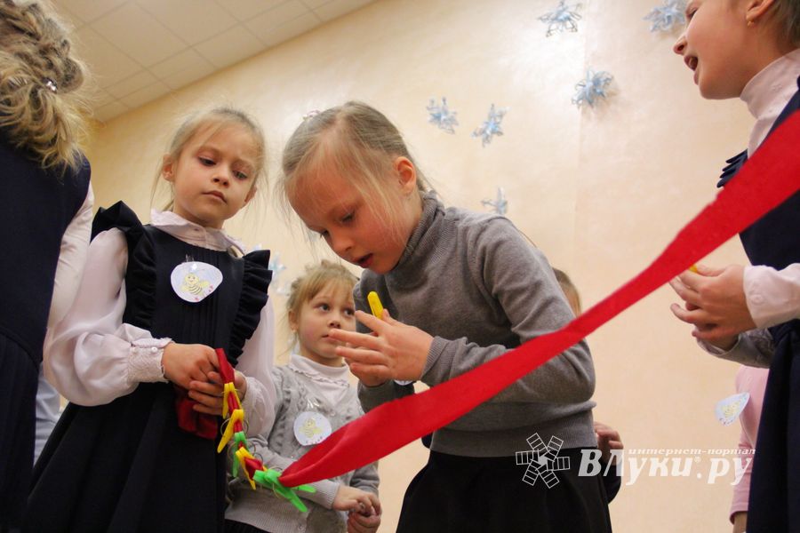 В школе №13 прошёл конкурс «А ну-ка, девочки!» (ФОТО)