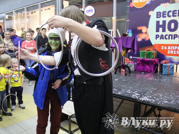 В ТЦ «Апельсин» прошла весенняя ночь распродаж