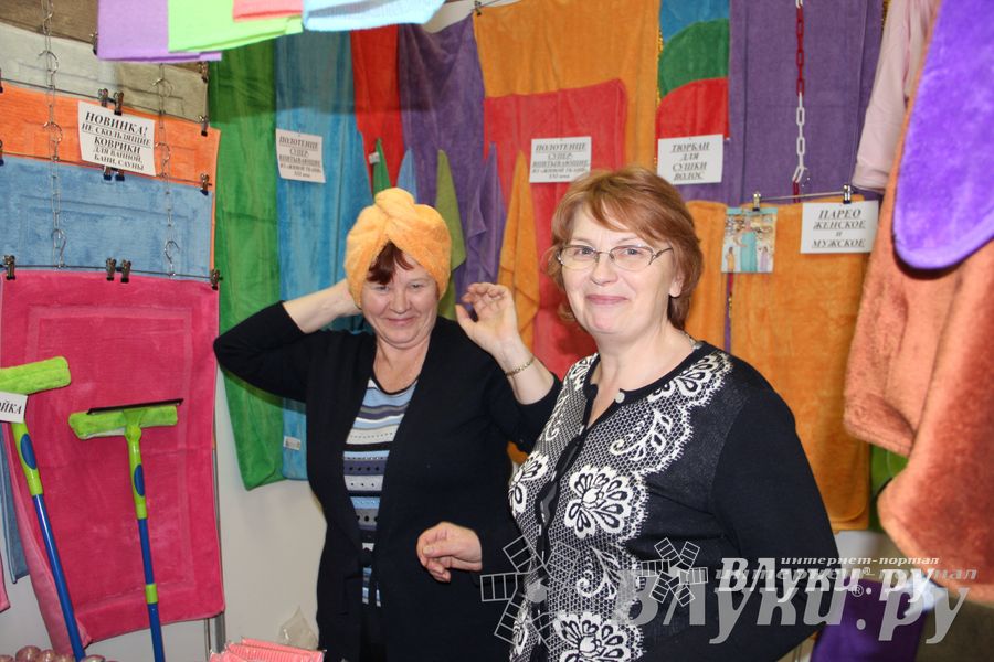 В Великих Луках начала работу 4-ая универсальная выставка