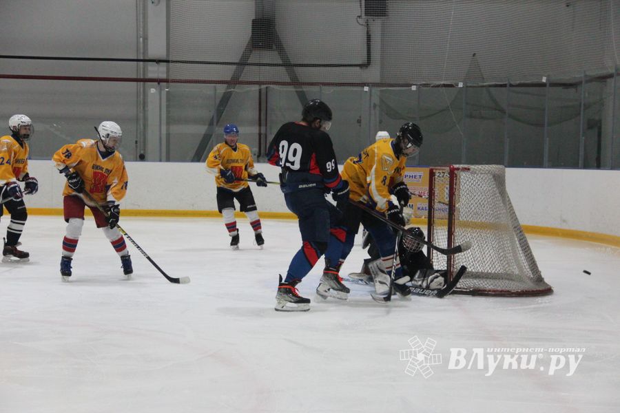 Две великолукские хоккейные команды провели встречу в рамках Чемпионата Псковской (ФОТО)