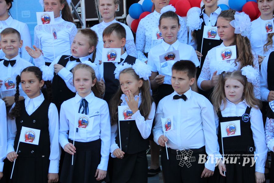 Военный парад в Великих Луках, часть II (ФОТО)