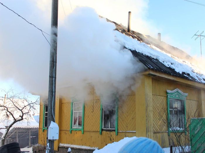 В результате пожара в Невеле погиб мужчина (фото + видео)