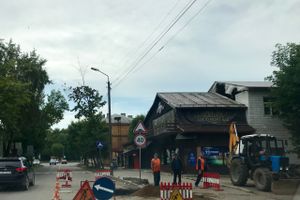 На Вокзальной оперативно устранили течь в водоводе (ФОТО)