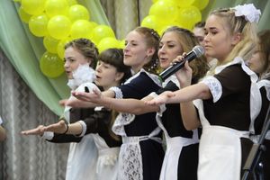 В Великих Луках прошли «Последние звонки» (ФОТО)