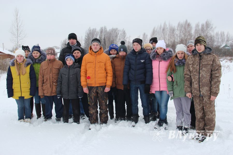 Никто не забыт: в Великих Луках благоустроили могилу неизвестного солдата (ФОТО)