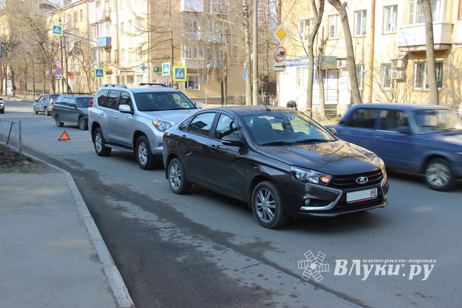 ДТП на перекрёстке Октябрьский-Энгельса (ФОТО)