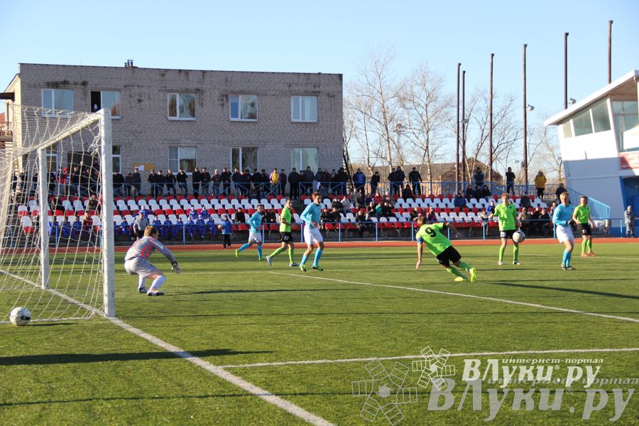 Футбольный матч «Луки-Энергия» — «Карелия» (фото)
