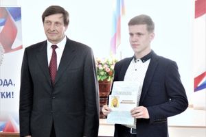 Лучших выпускников Великих Лук наградили «Золотыми парусами» (ФОТО)