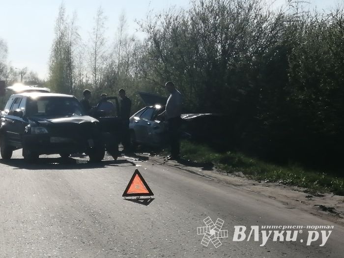 В Великих Луках произошло ДТП (ФОТО)