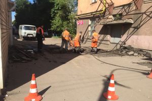 В Великих Луках производится ямочный ремонт дорожного покрытия (ФОТО)