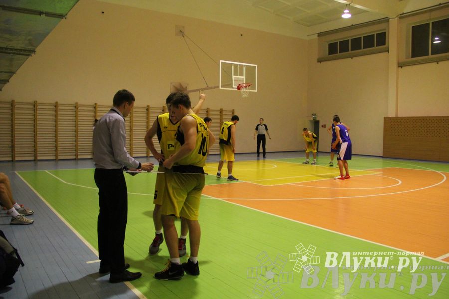 В Великих Луках проходят игры Чемпионата АСБ (фото)