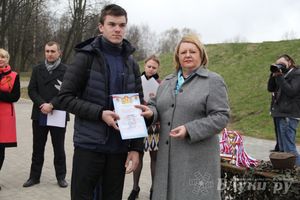 ​Церемония закладки земли Города воинской славы в памятные гильзы состоялась в Великих Луках (фото)