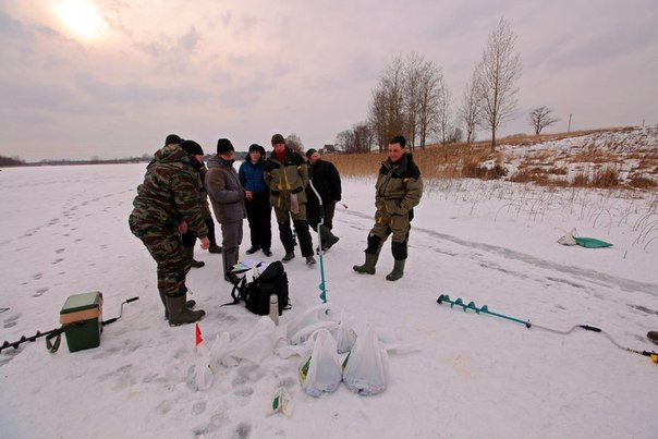 Великолукские рыбаки победили в фестивале по ловле рыбы на блесну (фото)