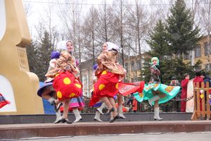В Великих Луках сожгли Масленицу (фото)