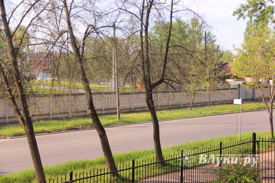 Фотофакт: не олимпийский огонь на стадионе «Великие Луки»