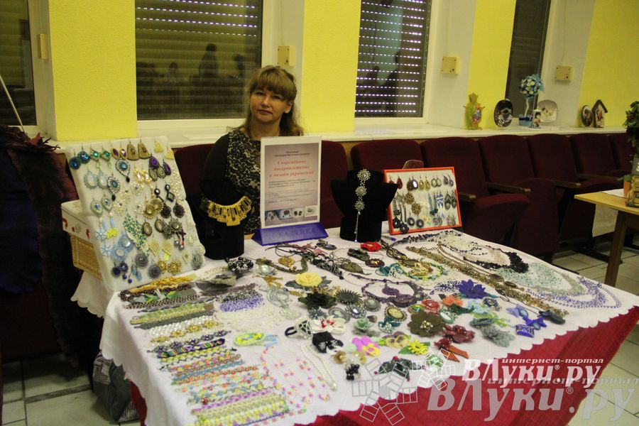 Выставка-ярмарка  «Волшебный сундучок»