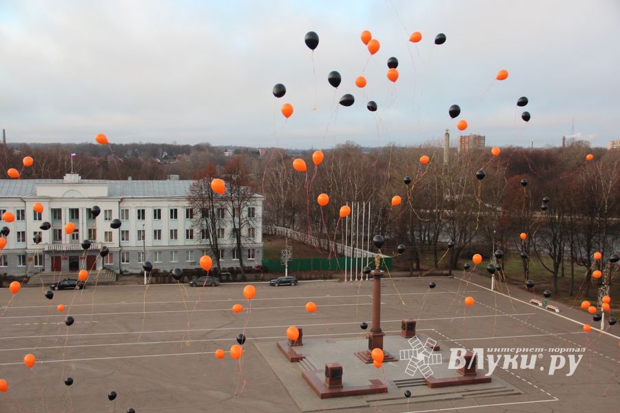 Сегодня над Великими Луками летели шары
