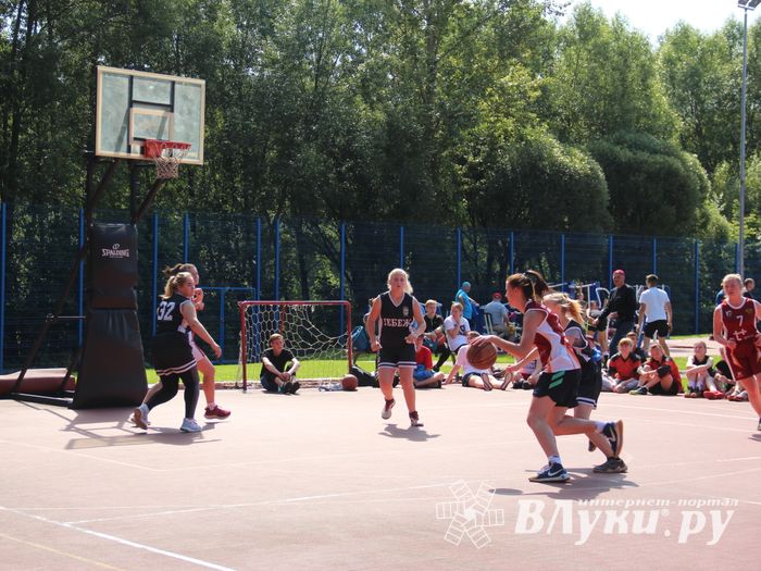 Спортивними мероприятиями отметили День физкультурника в Великих Луках (ФОТО)