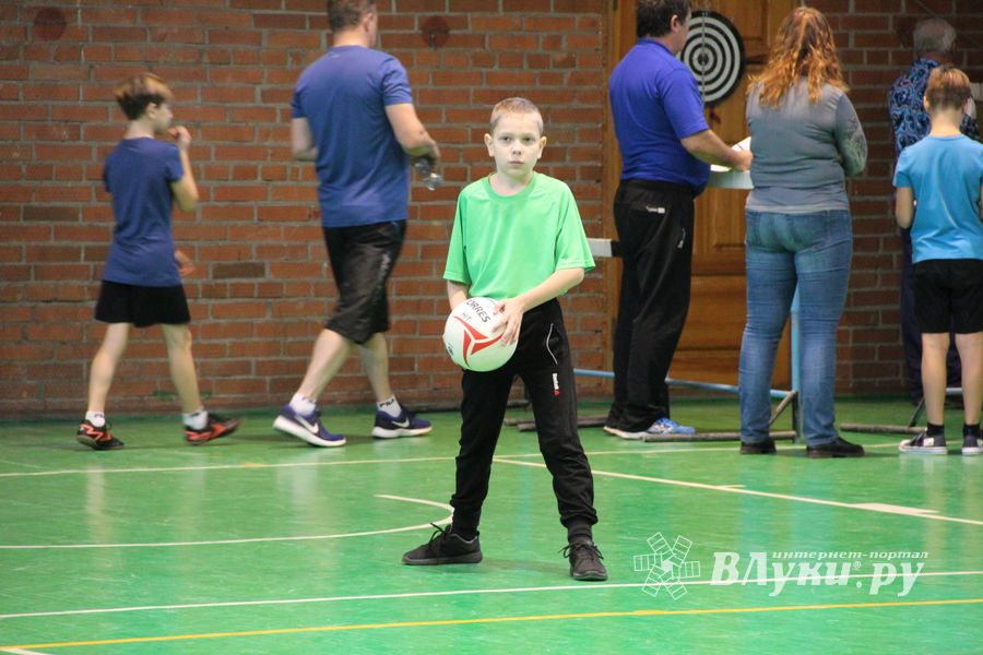 В Великих Луках прошло Первенство города среди спортивных семей (ФОТО)