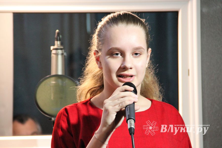 Участники медиапроета «Новые Голоса ДЕТИ на Новом Радио Великие Луки» записали видеоролики (ФОТО)