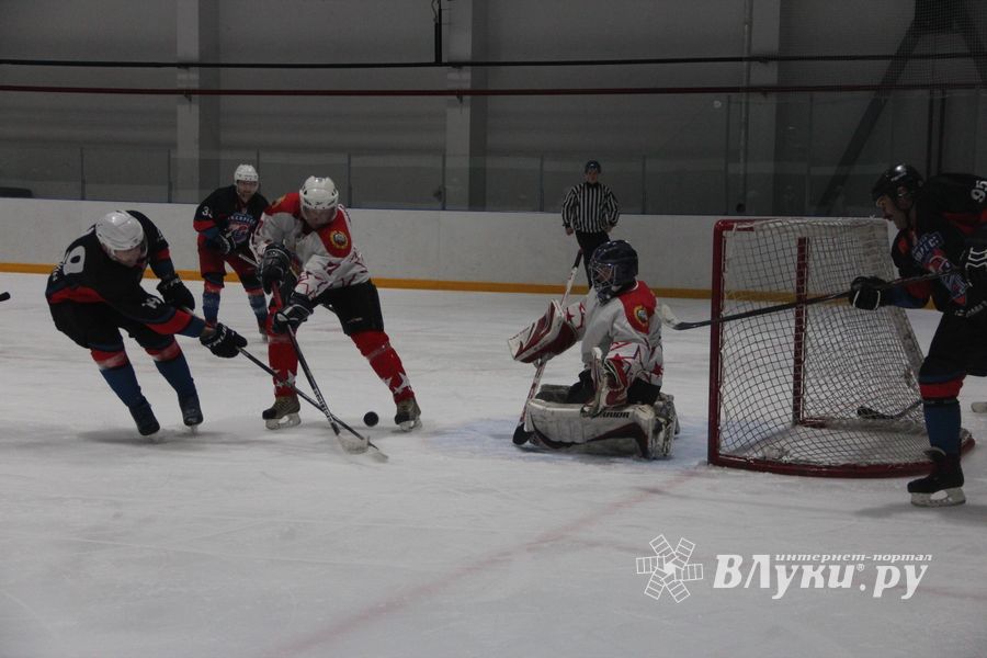 Матч НХЛ прошел в великолукском «Айсберге» (ФОТО)