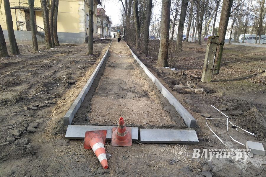 На улице Герцена идёт капитальный ремонт тротуаров (ФОТО)