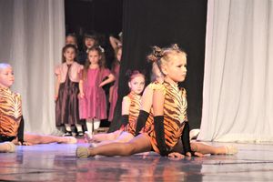 Юные артисты ГДК им. Ленина отметили «Мамин день» (ФОТО)