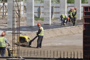 В Великих Луках полным ходом идёт бетонная подготовка  физкультурно-оздоровительного комплекса (ФОТО)
