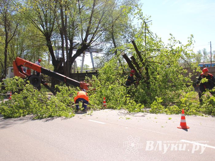 Авария устранена, движение по проспекту Гагарина возобновлено (ФОТО)