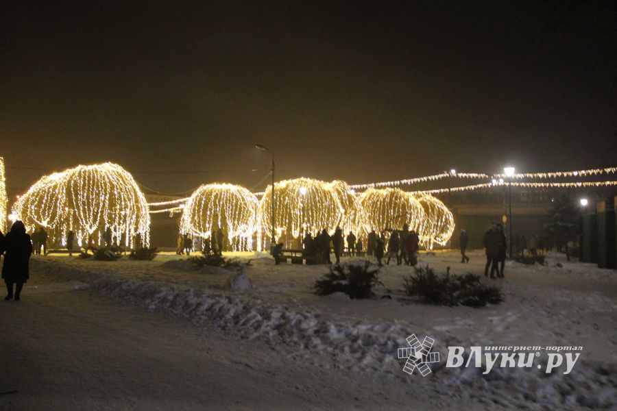 Новогодний салют прогремел Великих Луках (ФОТО)