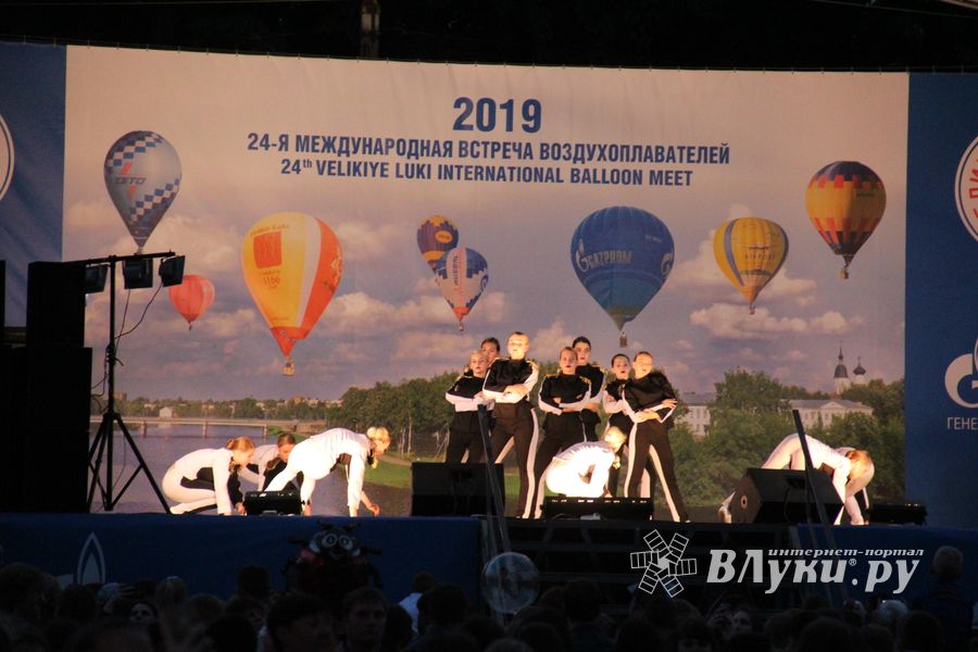 Ночным свечением аэростатов завершилась 24-я Международная встреча воздухоплавателей (ФОТО)