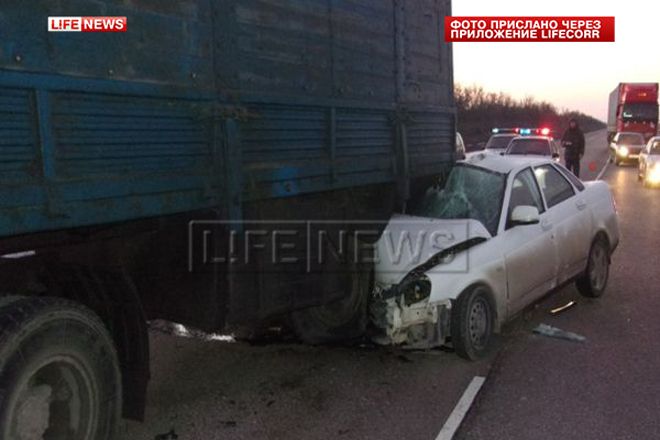 На 665 км трассы М4 «Дон» столкнулись грузовик «ДАФ», «ВАЗ-2111» и «ВАЗ-2109» (фото)