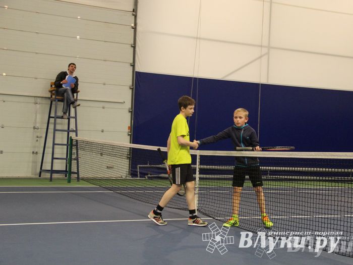 В Великих Луках прошло Первенство по большому теннису (фото)