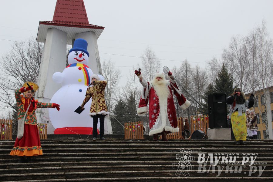 В Великих Луках состоялись проводы Широкой Масленицы — 2015 (фото)