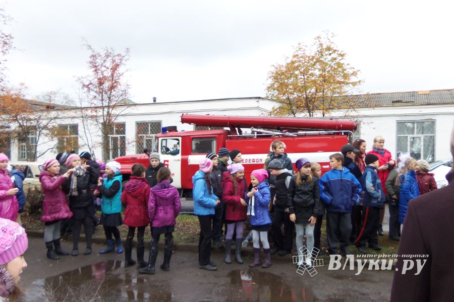 Детям показали пожар