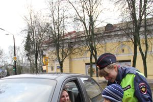 Акция малышей на перекрёстке.