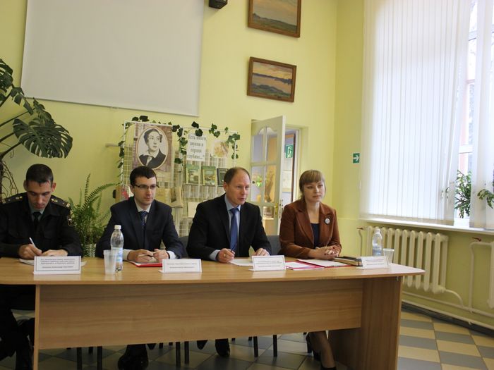 Уполномоченный по защите прав предпринимателей встретился с предпринимателями Островского и Стругокрасненского районов