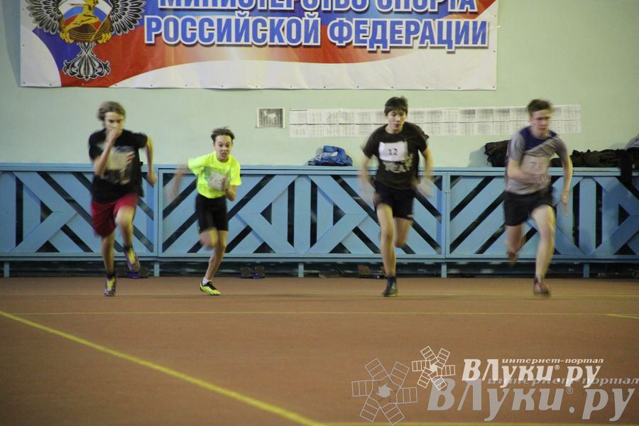 В Великих Луках прошли соревнования по легкой атлетике (фото)