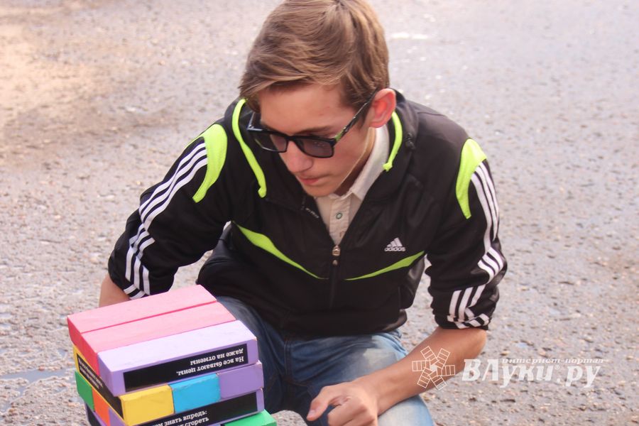 Tele2 поздравила великолучан с Днем рождения любимого города (фото)