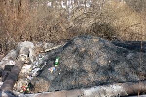 При пожаре на теплотрассе в Великих Луках погиб человек (фото)