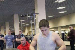 В Великих Луках состоялись Первенство города по жиму штанги и Первый Кубок города по армлифтингу (фото)