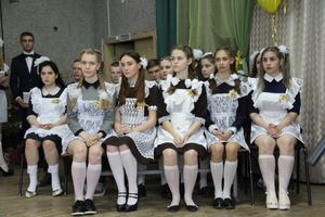 В Великих Луках прошли «Последние звонки» (ФОТО)