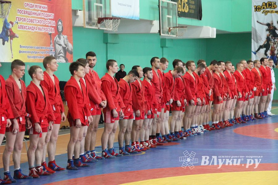 В Великих Луках - время жарких схваток