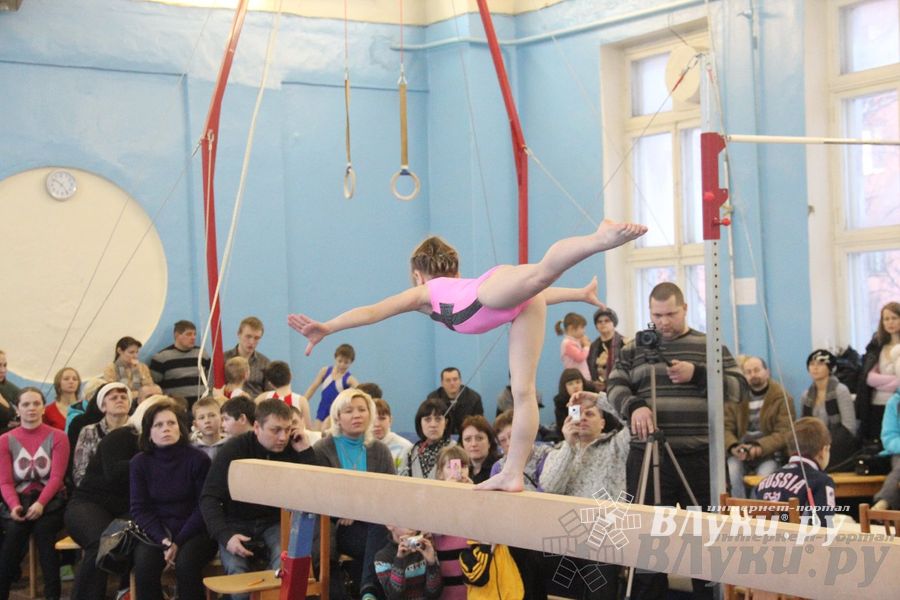 Соревнования по гимнастике посвятили освобождению Великих Лук