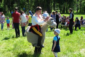 Коллективы ДК им.Ленина приняли участие во Всероссийском Пушкинском празднике поэзии (фото)